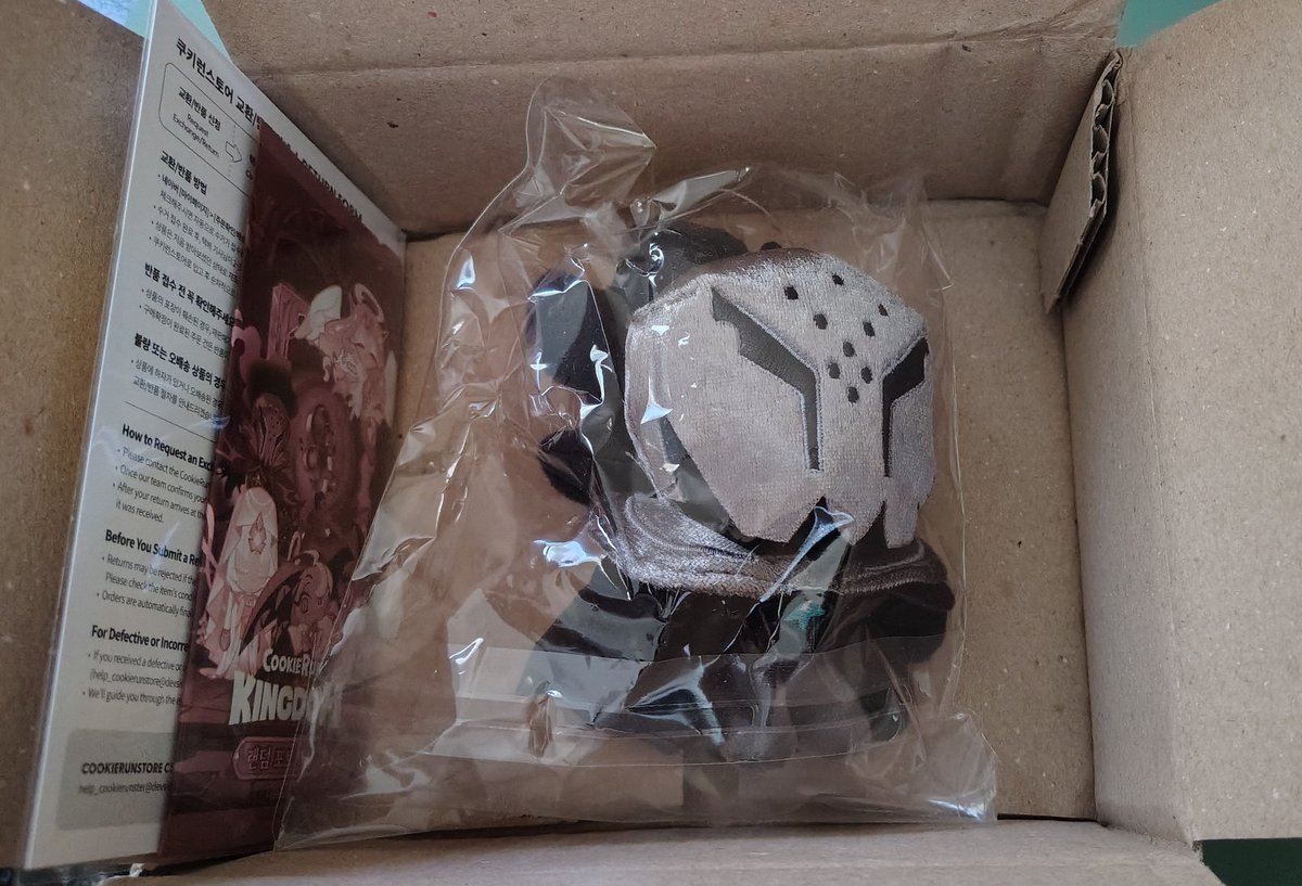 Felecidae's tweet photo. they don't send an email or anything they just abandoned him on my doorstep https://t.co/H97RjhnthI
