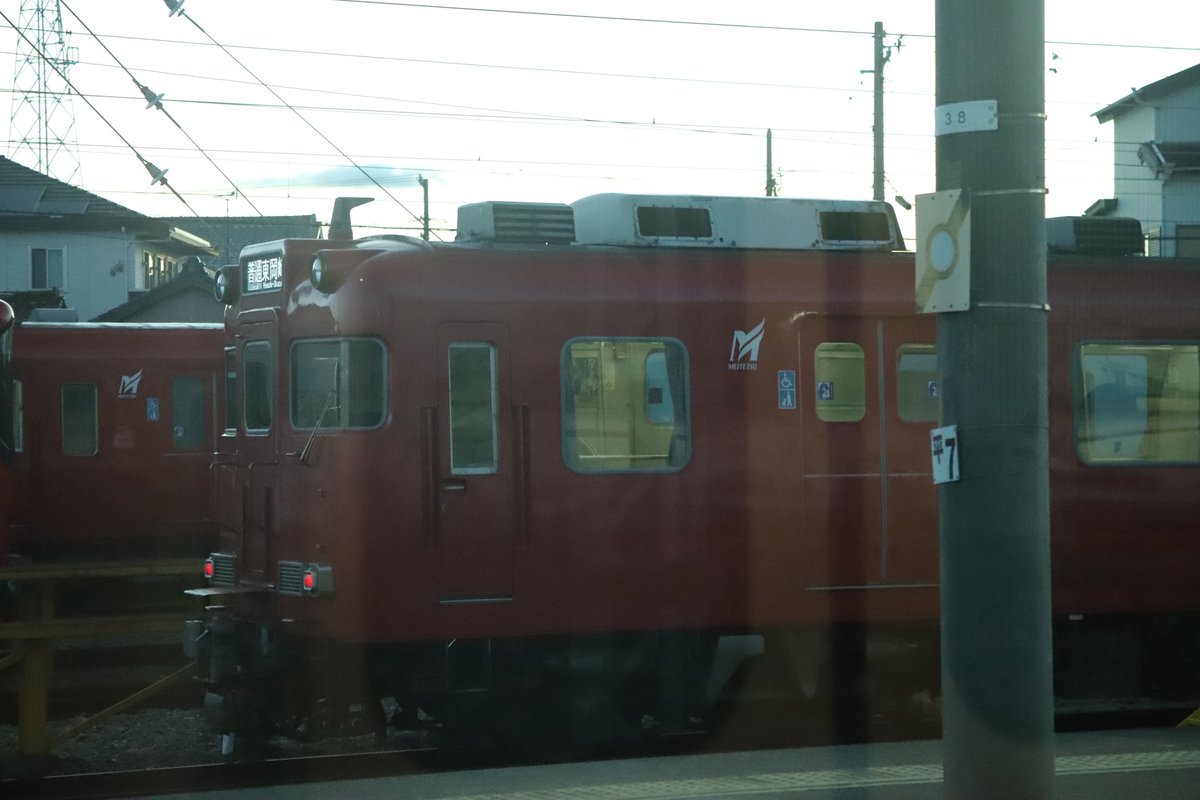 伊奈で6014Fと遭遇。まだ残ってたんだね… …初期型の6000系にLEDですか 伊奈で6014Fと遭遇。まだ残ってたんだね… …初期型の6000系にLEDですか