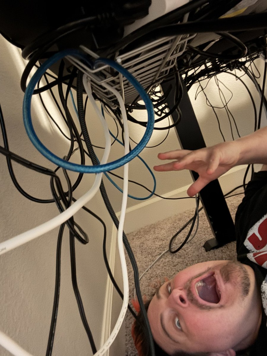 RYΛNN WΞLLΞR 🔜 #TwitchCon tweet media