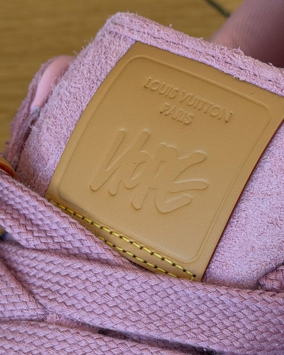 📸| Imagens do LV BUTTERSOFT, parceria entre j-hope e Louis Vuitton.

#JHOPExLouisVuitton #jhope #제이홉