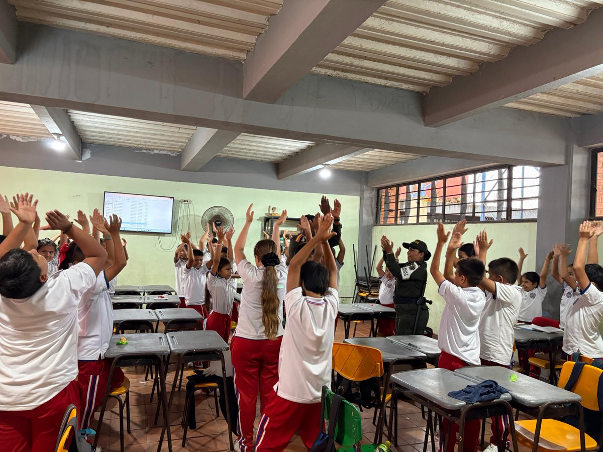 #Guaviare | Con dinámicas participativas y espacios de diálogo que nos permiten sensibilizar a los niños y niñas sobre la importancia de prevenir la violencia escolar, promoviendo valores como el respeto, la empatía y la sana convivencia💚

#JuntosPorLaNiñez