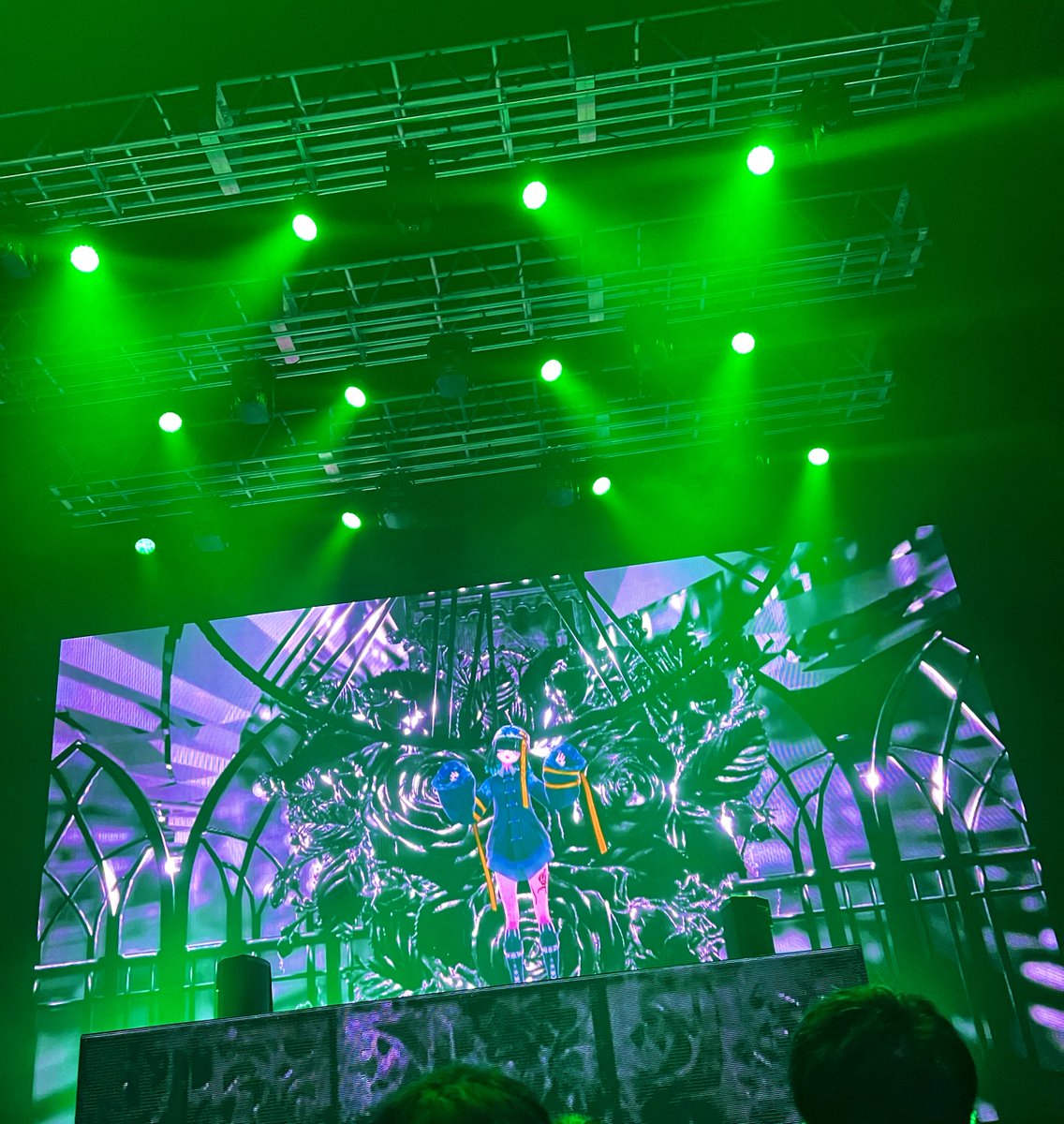 コー１ tweet media