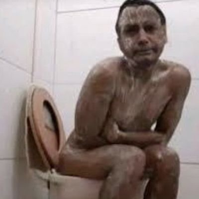DireitosEiguais's tweet photo. Rezemos pelas bacterias atingidas por esse virus mortal,que ja matou 700 mil vidas por falta de vacina do minto genocida negacionista ''EU NAO SOU COVEIRO'',JA DIZIA ELE MESMO.... https://t.co/qgDok4iGOW