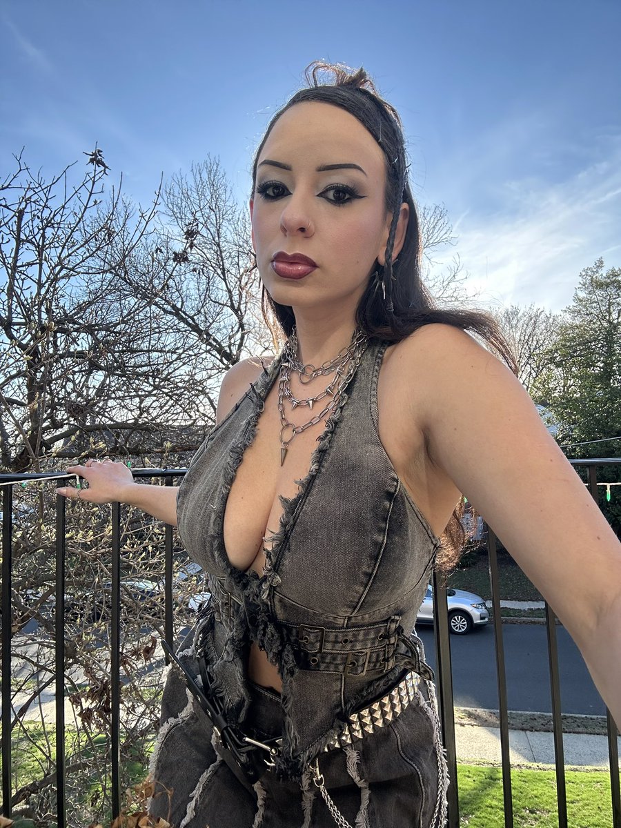 Nickelback fan account tweet media