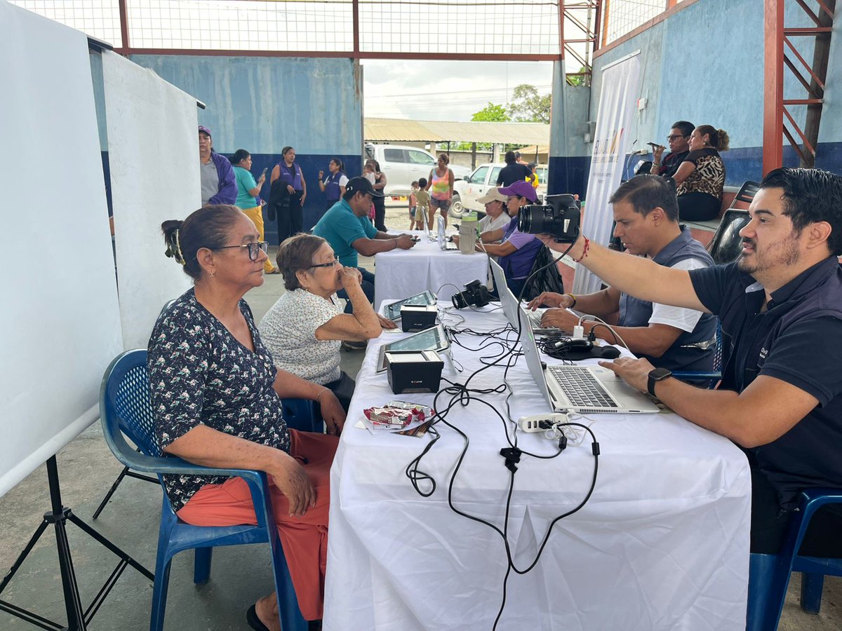 RegistroCivilec's tweet image. 📍 #Guayas | #LaCédulaEnTuBarrio 🪪
El @RegistroCivilec llegó con sus #BrigadasMóviles al recinto Rosa Elvira, en Durán, acercando los servicios de cedulación directamente a la comunidad.
Trabajamos para que más ciudadanos accedan a su identidad de forma ágil, cercana y oportuna.