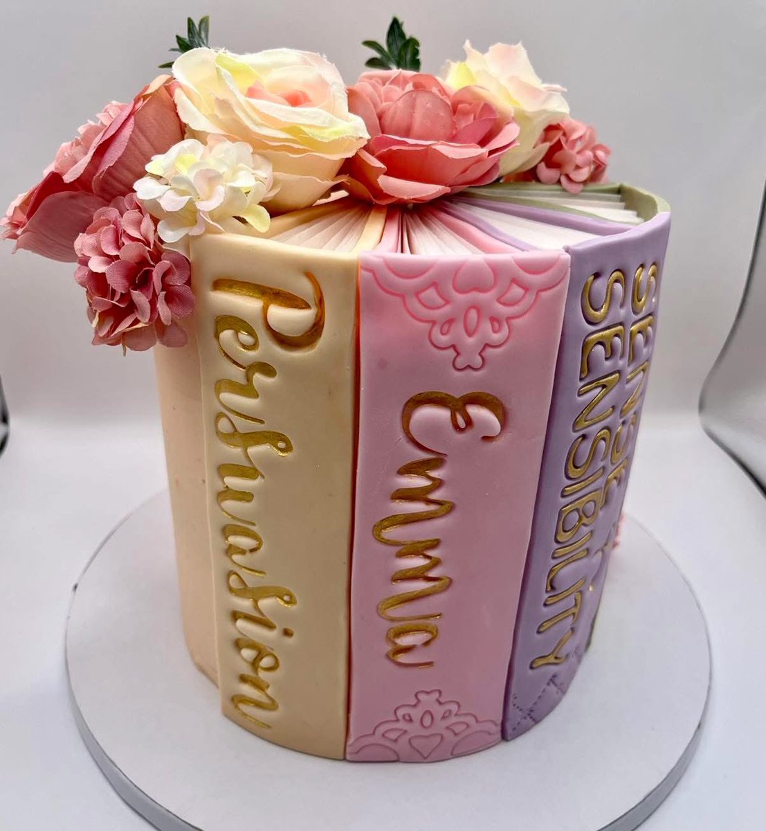 Betty 🌈 tweet media