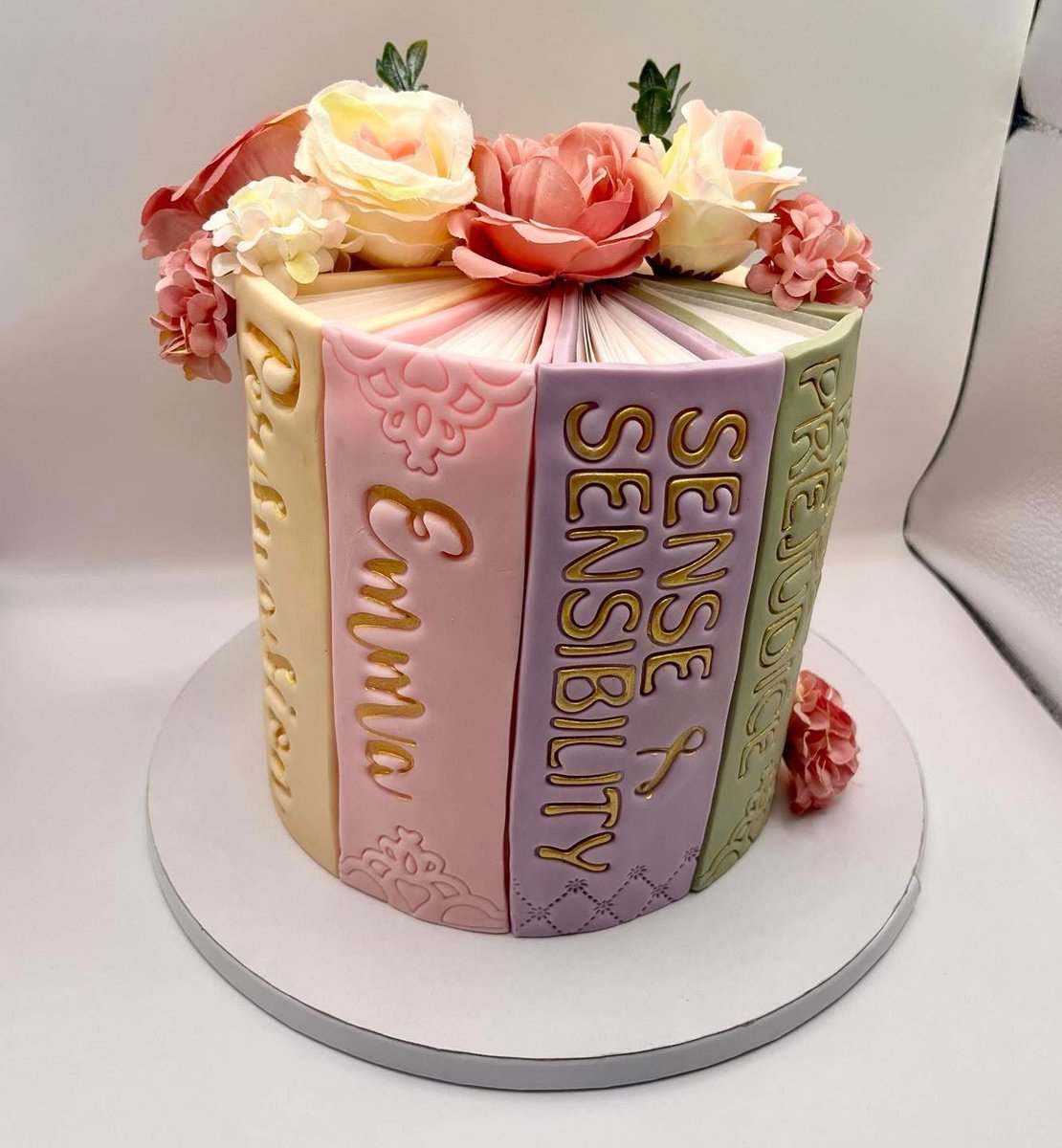 Betty 🌈 tweet media