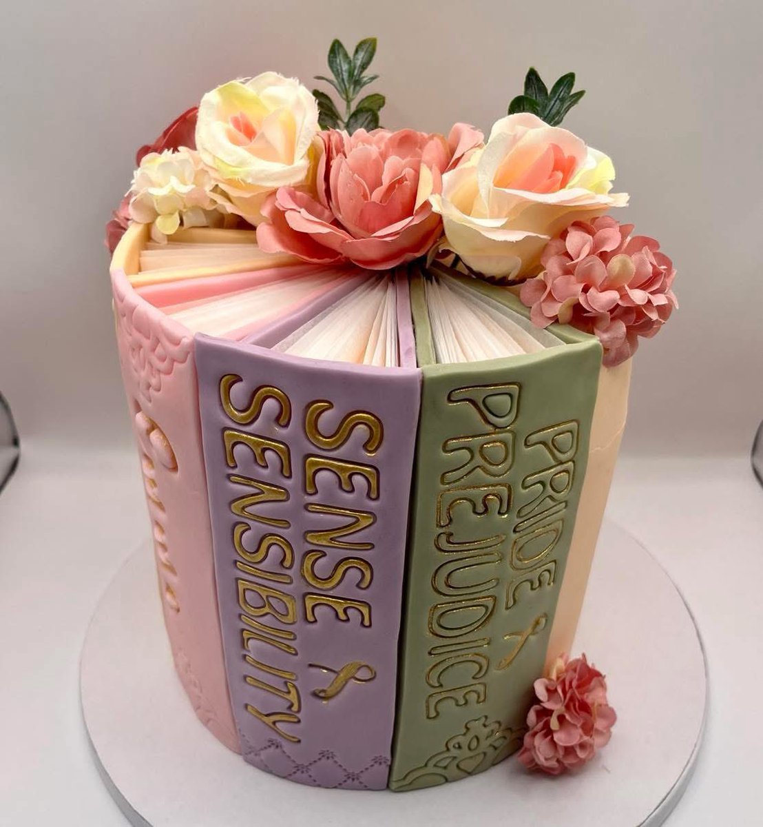 Betty 🌈 tweet media