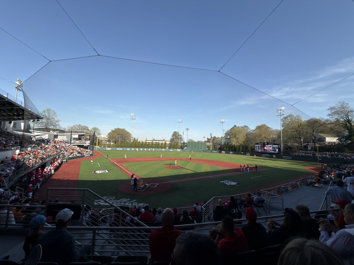 richardcostigan's tweet photo. A stunningly beautiful day at #FoleyField for @Vol_Baseball vs @BaseballUGA ! #GoDawgs https://t.co/vBMQYh7nAY