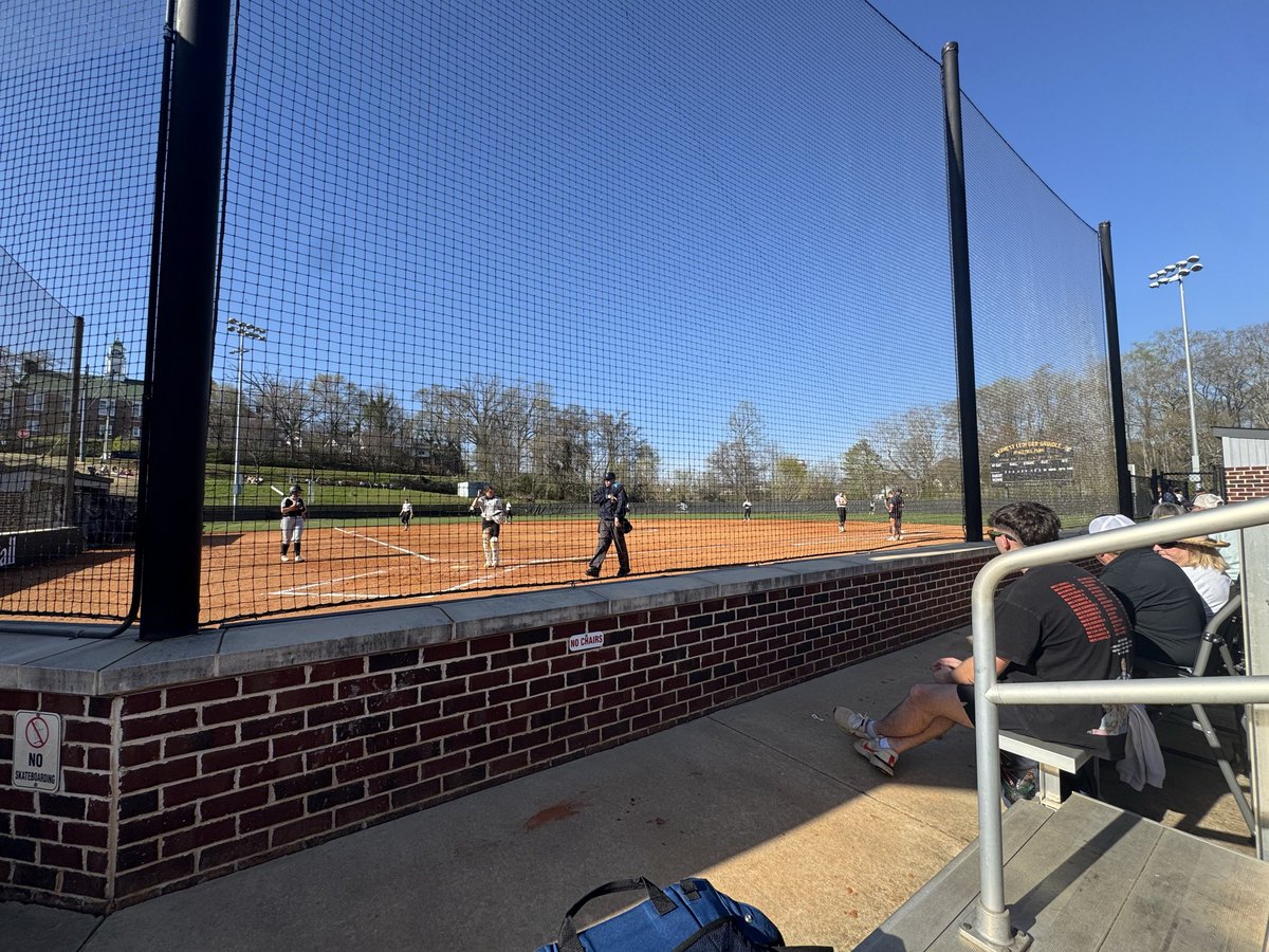 oaklee05's tweet photo. Here supporting the Golden Tigers 🐯 today! @BrenauSoftball https://t.co/lU9VulGMem