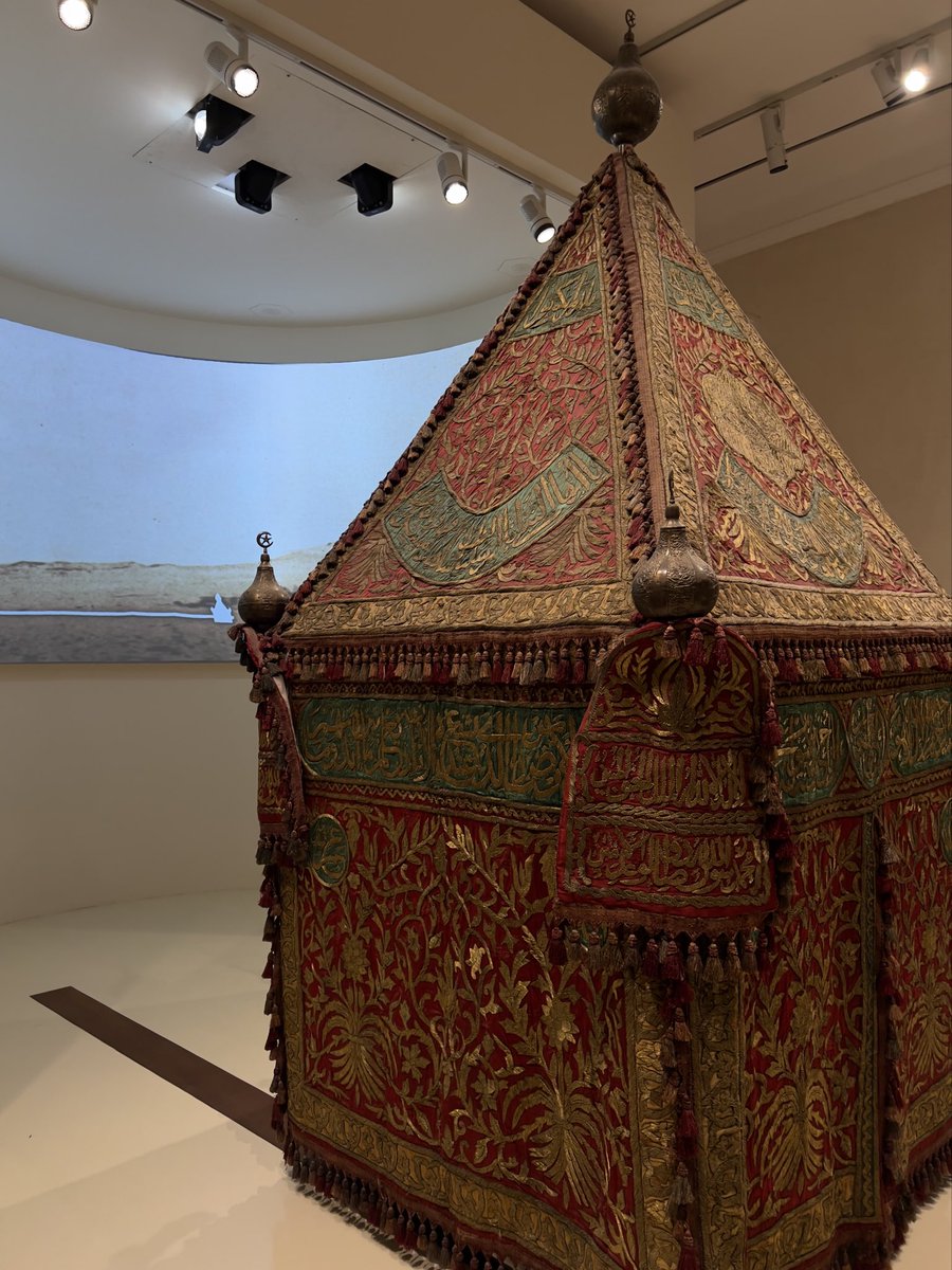 lovercomingover's tweet image. last saturday I spent my birthday at the red sea museum with my friends at 3am and forgot to post about it here #oops
