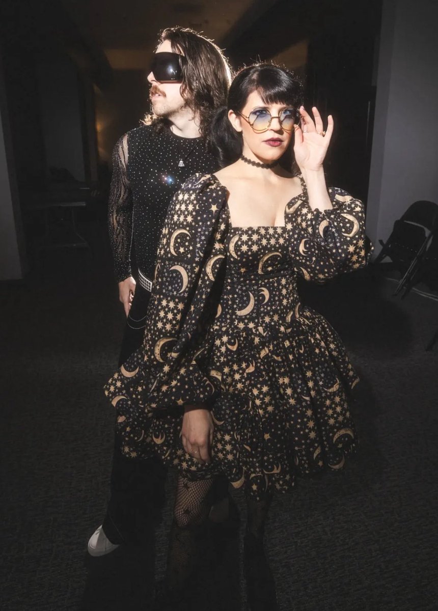 MysticFoxyWolf's tweet image. axmurph serve 🙂‍↕️