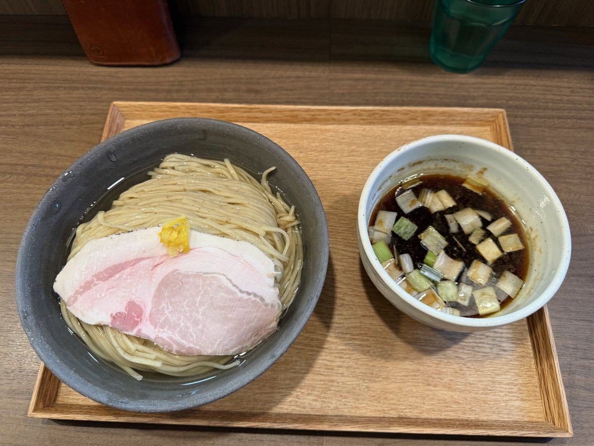 昨日は謝二号店さんで限定のポルチーニつけ麺。