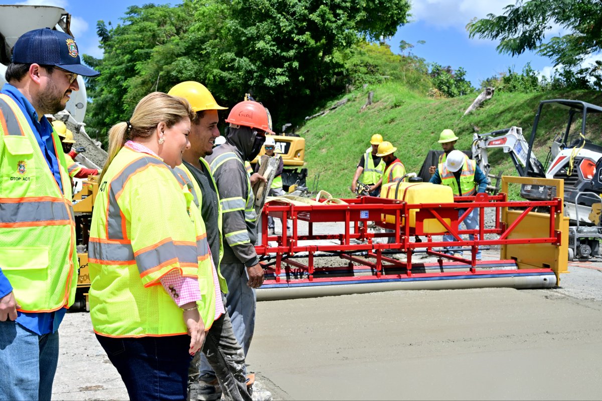 notiseiswipr's tweet photo. 🚧 Gobernadora inspecciona avances de su gestión para la rehabilitación de la PR-52

Para más información, acceda al enlace en >>> https://t.co/A7Yb6ocdCd

#PuertoRico #PR52 #Infraestructura #ObrasPublicas #Transportacion #GobiernoPR #JennifferGonzalez #Notiseis https://t.co/7b3szVi9h3