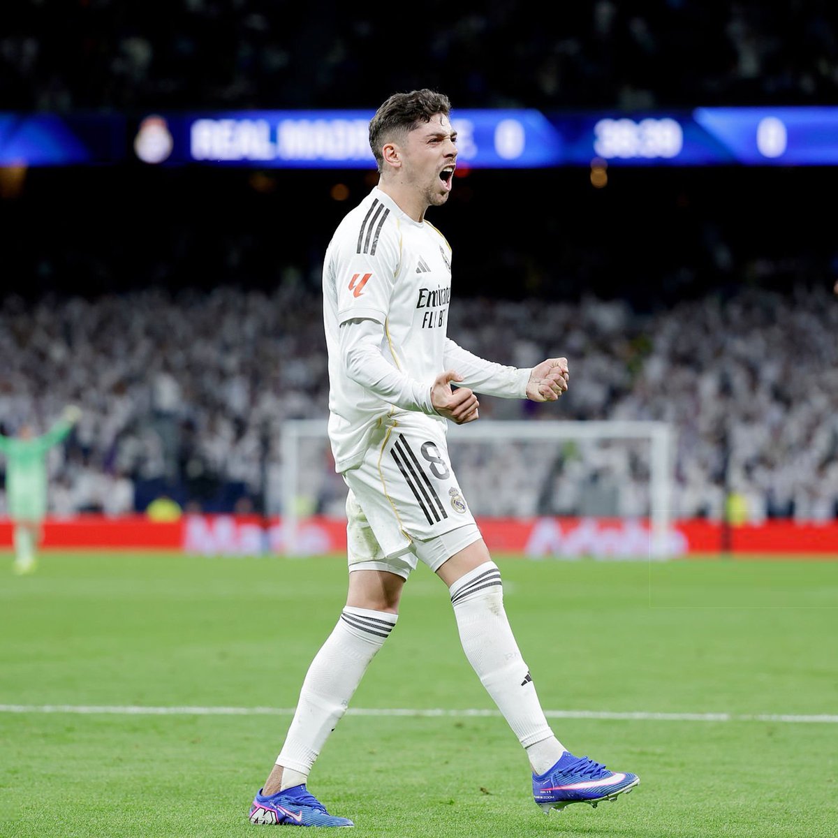 crs7_9's tweet photo. 🥶🥶🥶🥶🔥🔥🔥🔥🔥
 #RealMdrid https://t.co/AeYZ3XdhdQ