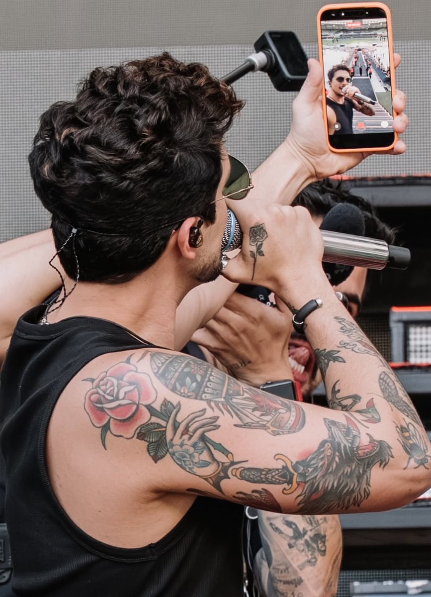 bruna é super fã tweet media