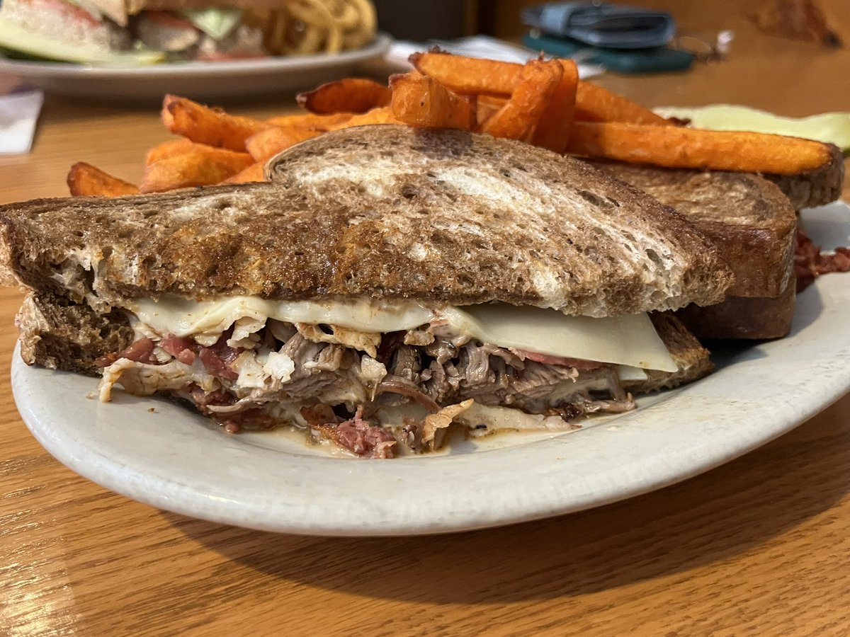 MarcHurBoston's tweet image. Some rustic dining after our hike. #BarbersCrossing #Sterling