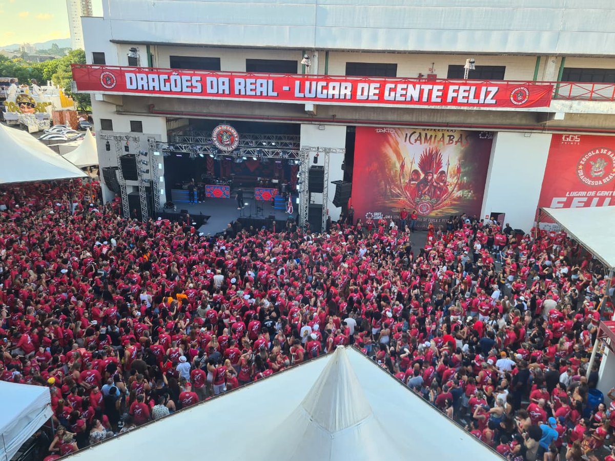 scarnavalesco's tweet image. Lugar de gente feliz! Sucesso total a feijoada da @dragoescarnaval neste sábado na Fábrica do Samba.

Cobertura completa do carnavalesco.com.br

#dragoesdareal #carnaval #carnavalsp #carnaval2027

📷 @willoferreira
