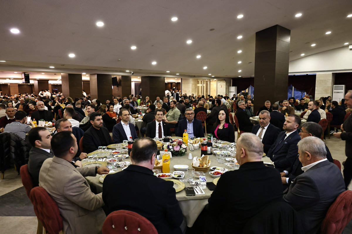 busracintr's tweet photo. 📍MHP Arnavutköy İlçe Başkanlığımızın İftar Programı

MHP Genel Başkan Yardımcımız ve İstanbul Milletvekilimiz Sn. İsmail Faruk Aksu @ifarukaksu , MYK Üyemiz Sn. Taşkın Özdemir ve 3. Bölge Başkanımız Sn. Ahmet Ali Aydın ile birlikte Arnavutköy İlçe Başkanlığımızın iftar programında Arnavutköy’de yaşayan vatandaşlarımız ve dava arkadaşlarımızla bir araya geldik. @_MHPistanbul_  @mhparnavutkoy