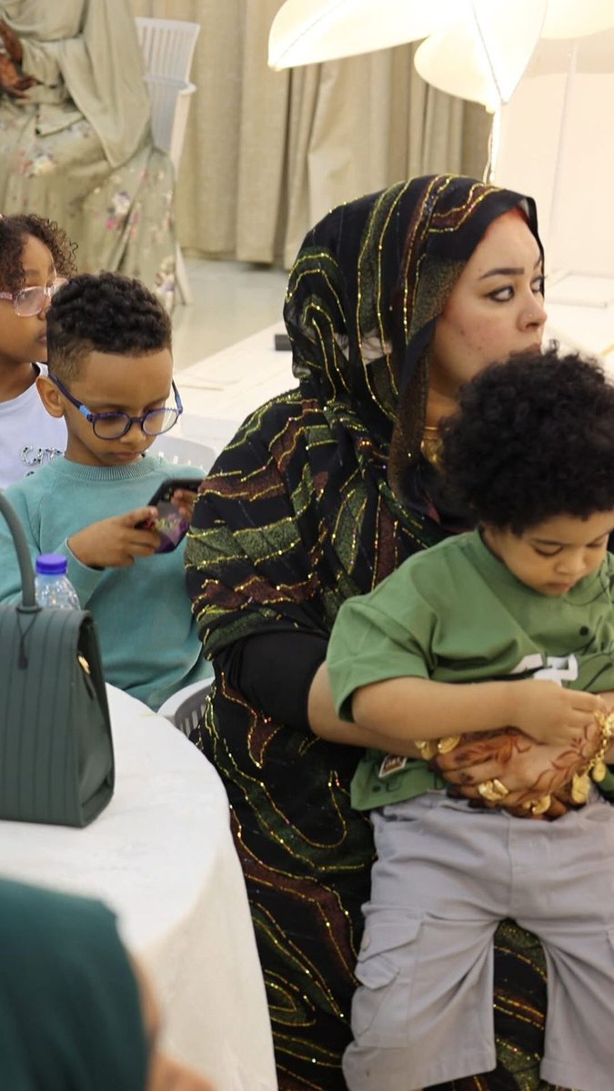 sdn_uae's tweet photo. في حب الإمارات ❤️

إفطار جماعي للجالية السودانية في وطنها الثاني دولة الإمارات

تؤكد الجالية أن الإمارات هي الوطن و الأمان الذي فقده، و أن الكرامة التي سلبت منهم في وطنهم السودان ردتها لهم الإمارات أضعاف

مع الإمارات ضد اي عدوان

#الامارات_مع_السودان https://t.co/qemyV5d6EF