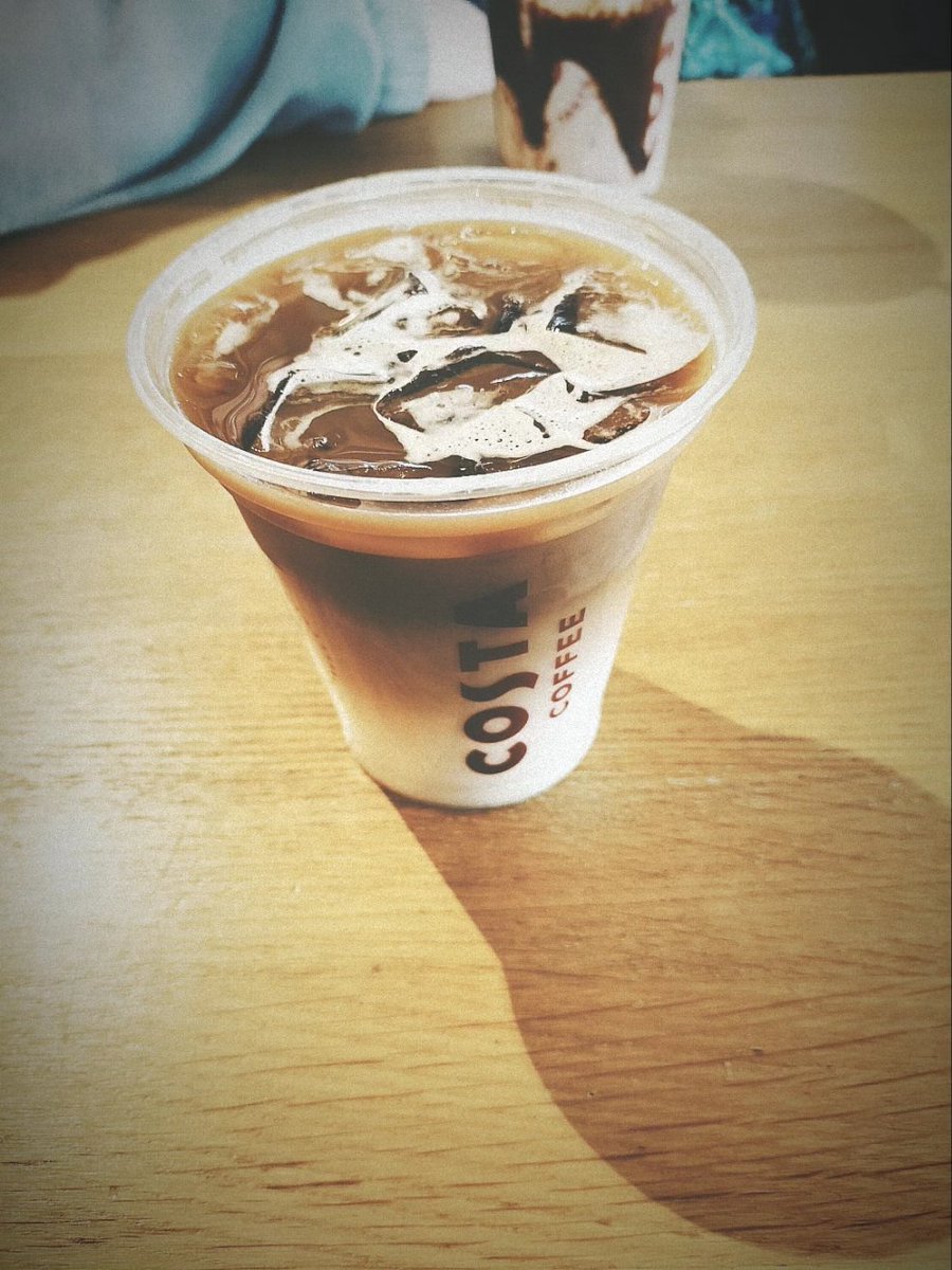 Iced caramel latte 🤤