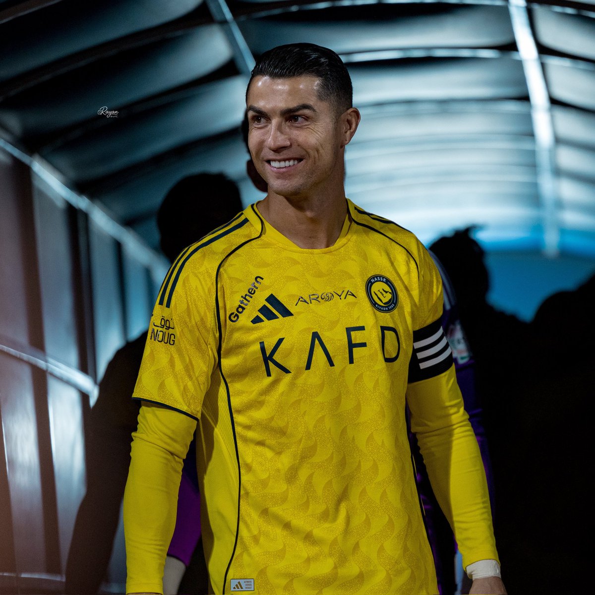 8 جولات على النهاية
الهلال مازال ينافس للآن بفضل التحكيم
لكن الوعد في في مايو 
لن تنجو يا هلالي ..