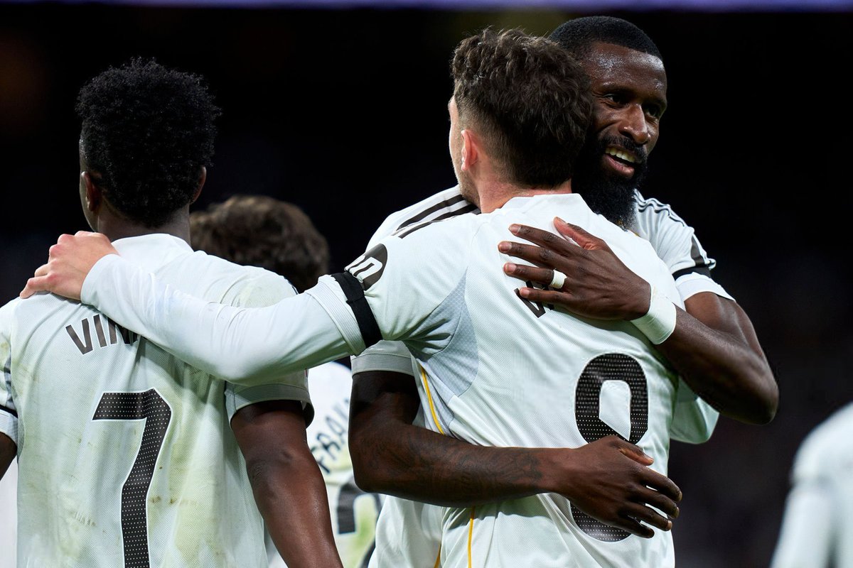 عمرو tweet media