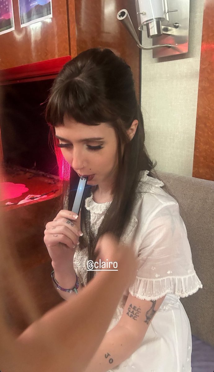 melosling's tweet photo. That very first hit of a thc juul pod in 2018 https://t.co/dJFs9o1WaW