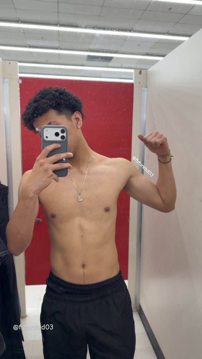 𝕭𝕯 tweet media