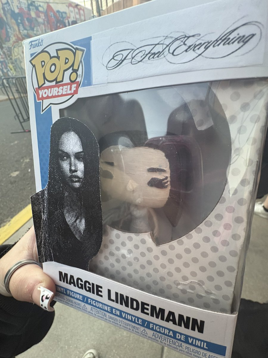 recklesscrime's tweet photo. @MaggieLindemann https://t.co/1f3fePnsPY
