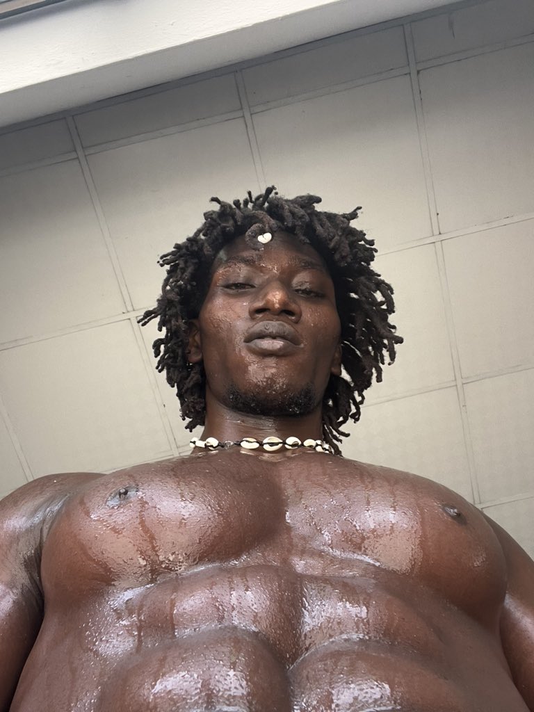 blaakbaki tweet media