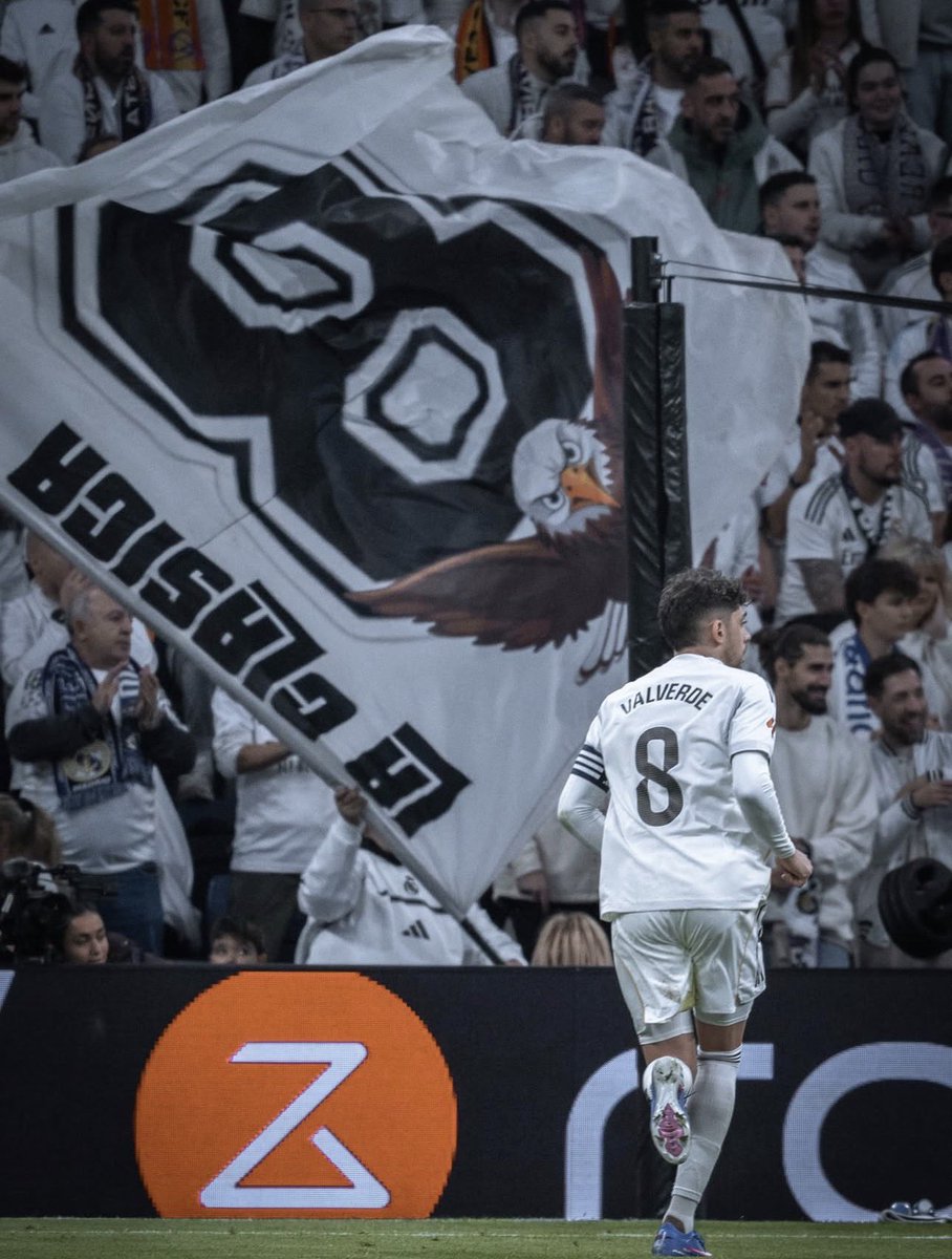 dm6v1's tweet photo. اللي قاعد يسويه اخر فتره شيء تاريخي
في ظل غياب مبابي وبيلينغهام و رودريغو الكل توقع النجوميه لفينيسيوس
لكن صدم الكل وصار هو النجم الاول بالفريق والمؤثر الاول

شيء اقل مايقال عنه اعجازي تاريخي والله🤍🦅 https://t.co/JkXvf5xQsq