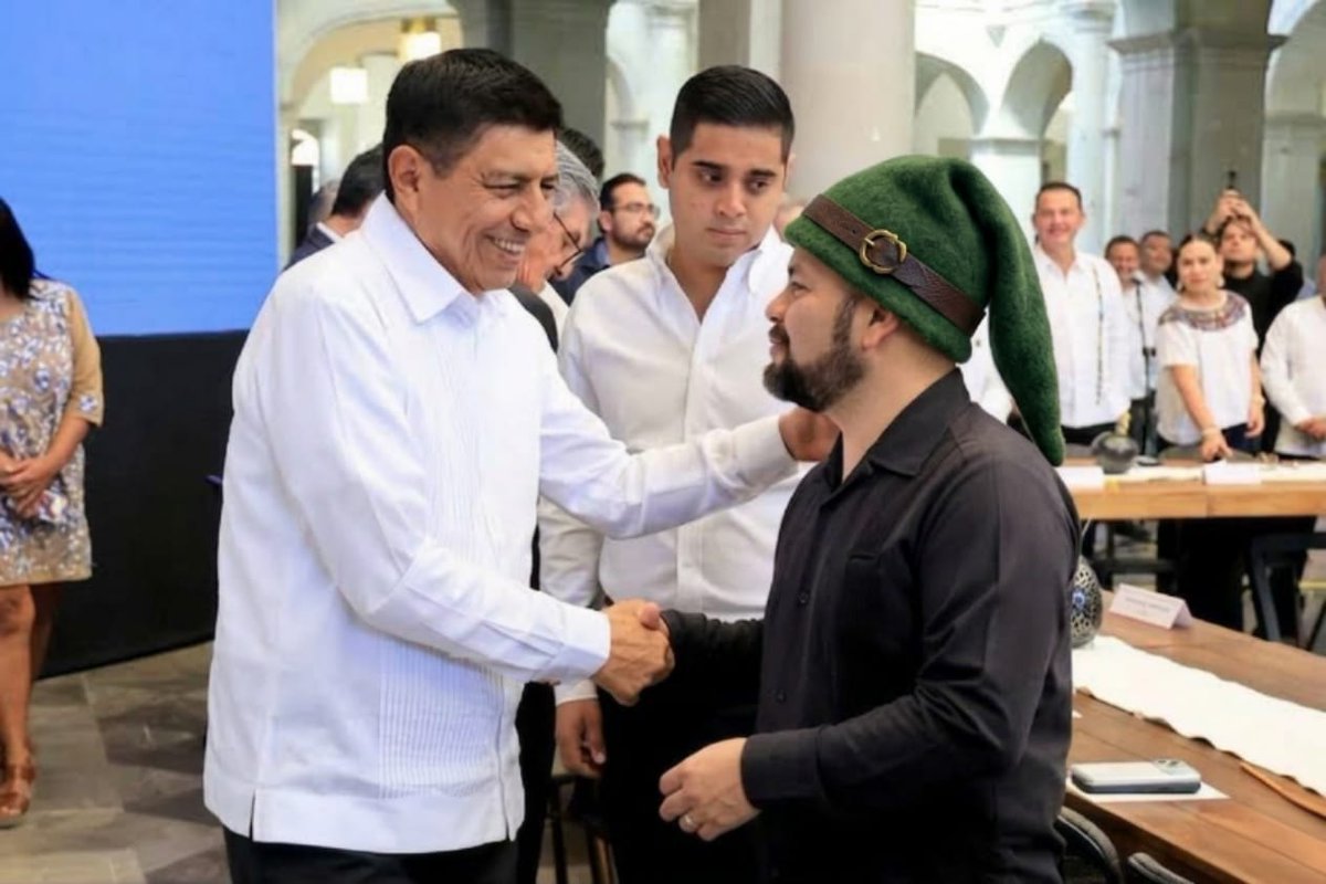 Te tomaste el fin de semana largo <a href="/jesusromerooax/">Jesús Romero (El Mero Mero)</a> ? Es lo bueno de ser al líder de la banda de #BlancaNieves ? Es verdad k invitaste a este x k es + pequeño k tu x 1 cm ? <a href="/GobOax/">Gobierno de Oaxaca</a> <a href="/sego_goboax/">Secretaría de Gobierno del Estado de Oaxaca</a>  <a href="/alex_vaskez/">Alejandro Vasquez</a> <a href="/chumbert1/">Humberto Contreras 🇲🇽</a> <a href="/ElUniversalOax/">El Universal Oaxaca</a>