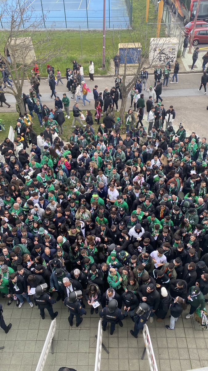 🐆💢 (@aaleelopeezz) on Twitter photo 