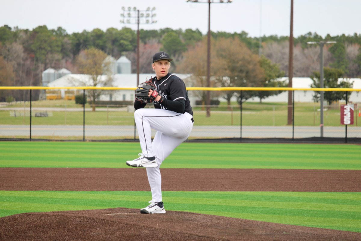 Hawk Baseball ⚾️ tweet media