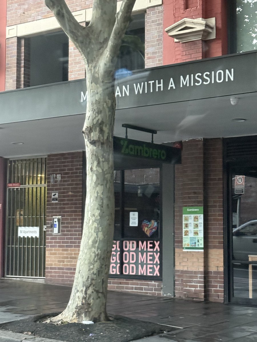 shotarosco's tweet image. ONEOKROCK
DETOX TOUR
2026/03/14 Sydney, Australia 🇦🇺
Hordern Pavilion

ライブが仕上がってきている
4人のパワーに圧倒されました
これは国立が楽しみだ😊

今日はブリスベン🇦🇺
#ONEOKROCK
#StandAtlantic
#Lighting
#AVOLITES