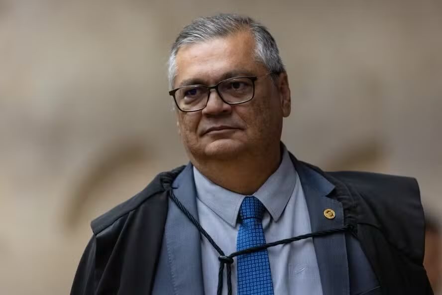 🚨URGENTE: Caminhonete usada por Dino custou R$ 480 mil e integra frota blindada do Tribunal de Justiça do Maranhão.