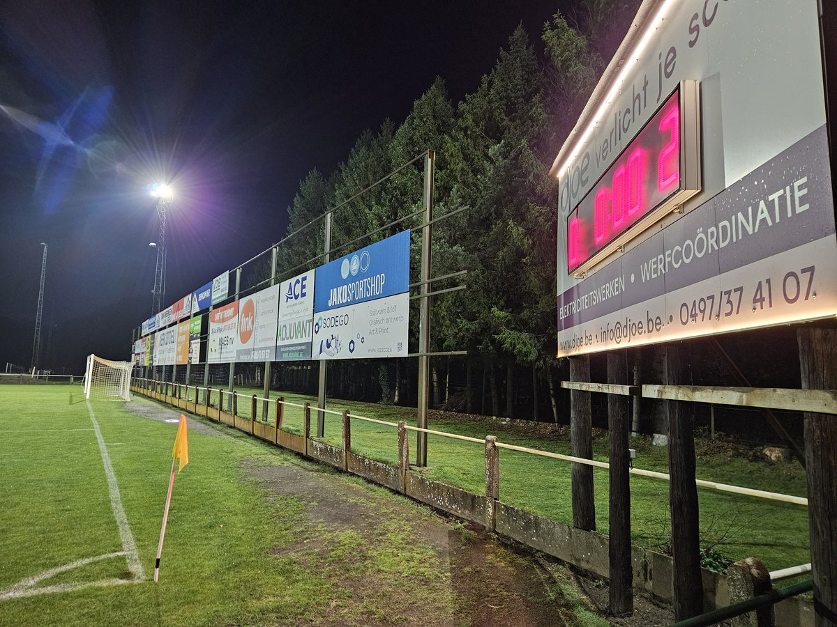 Dutch Non-League Dog tweet media