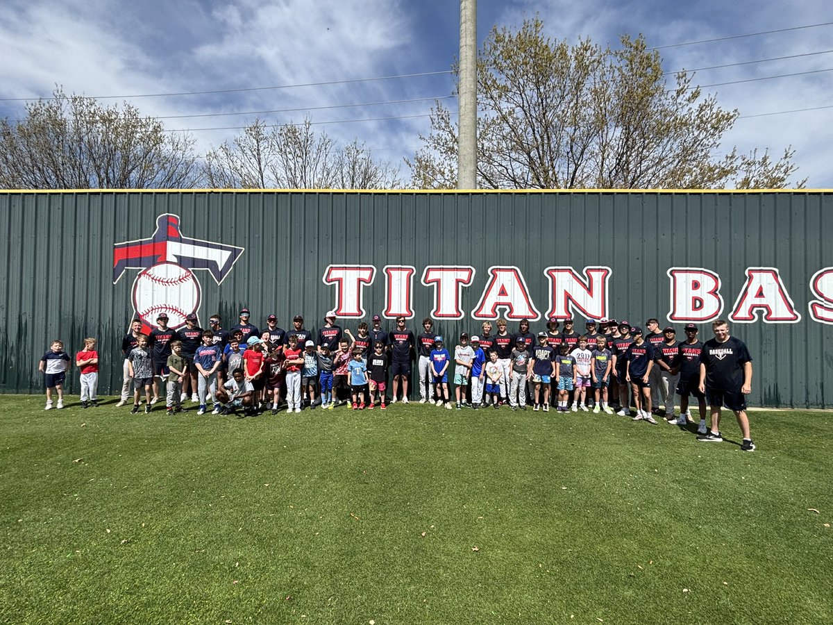 Cen10 Titans Baseball tweet media