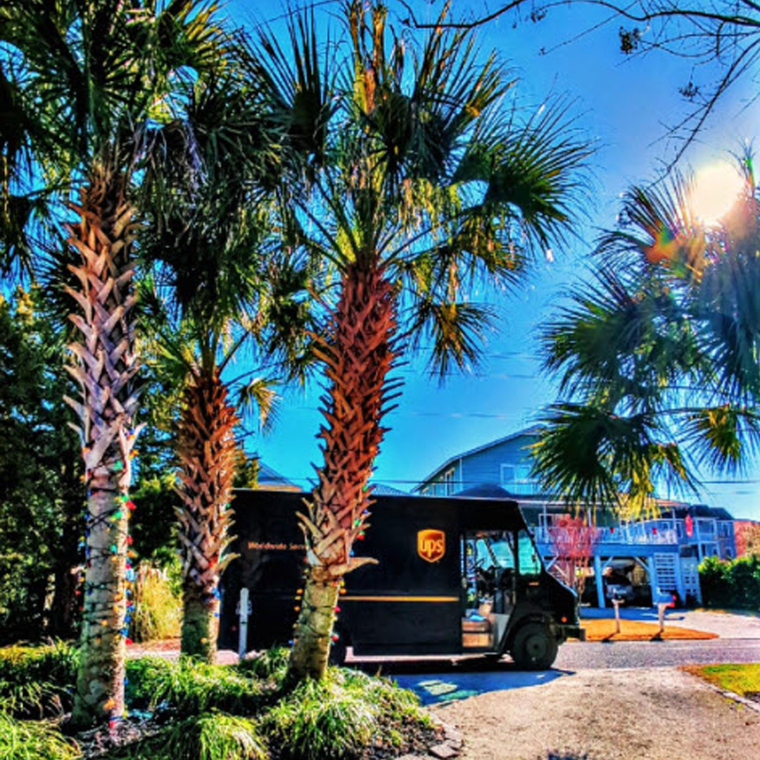 UPS tweet media