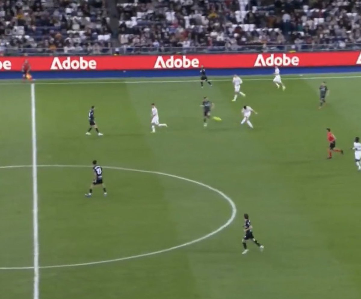 ARDA GÜLER SCORED FROM HERE! 🤯