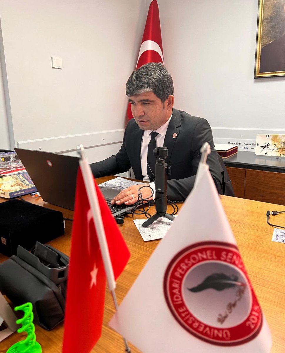 Yeni torba yasalar meclise bir bir sunuluyor, memurlar kapsamlı çalışma için düzenlemenin bir an önce açıklanmasını istiyor. 
Bu yıl içerisinde yapılması planlanan çalışmada öncelikli olması gerekenler; 
📌 Yükseköğretim tazminatının idari personele de ödenmesi 
📌 Üniversite