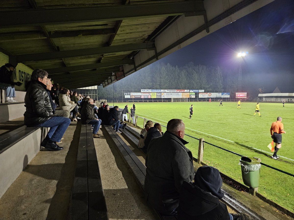 Dutch Non-League Dog tweet media