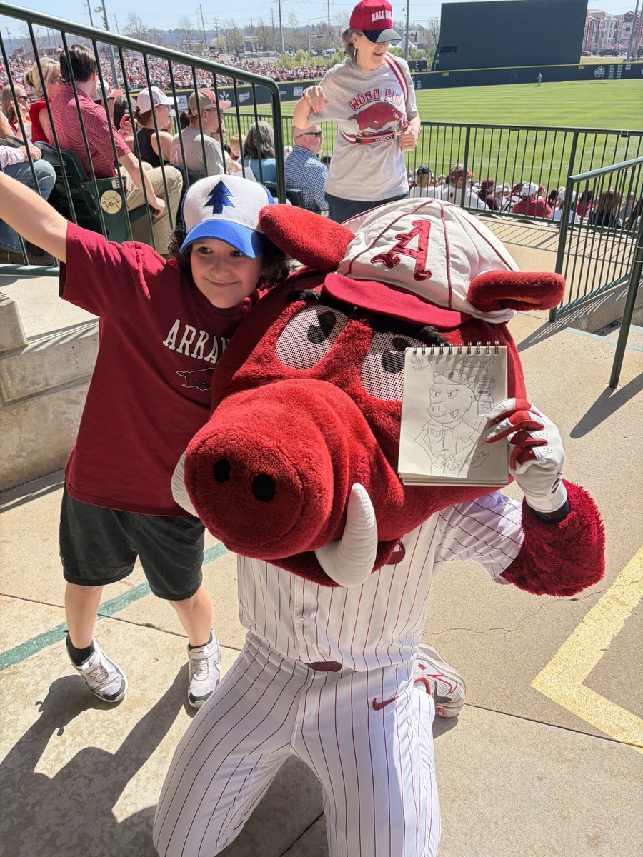 Ribby 🐗⚾️ tweet media