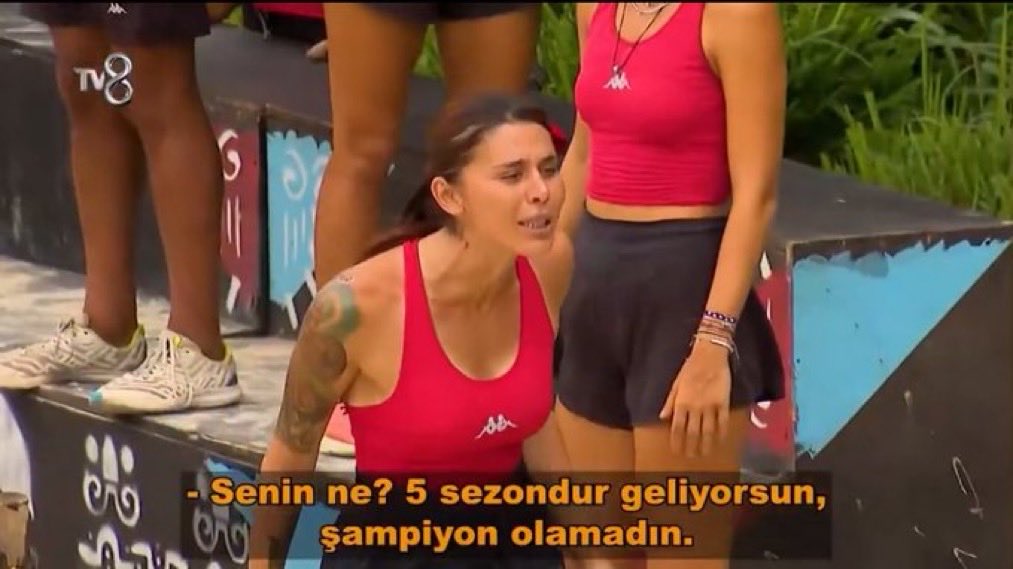 Kimsin sen ya kim ? 5000 sms ile şampiyon oldun , 2024 Nagihan ın desteği ve kişilerden oyun satıp oyun dilenerek finale kalmışsın . Hiç sevilmemiş halkta bir getirin yok bu neyin havası ŞİKECİ SAFİNAZ #Survivor2026