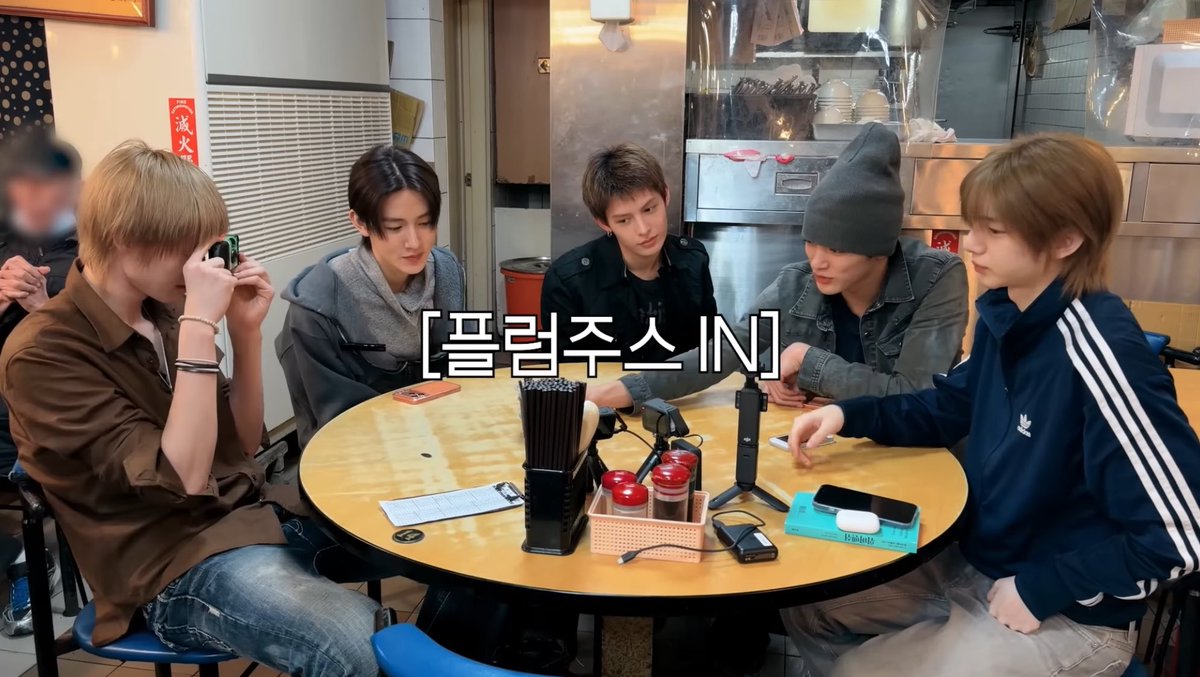 alunar ﾟ☾⋆☁︎⋆ tweet media