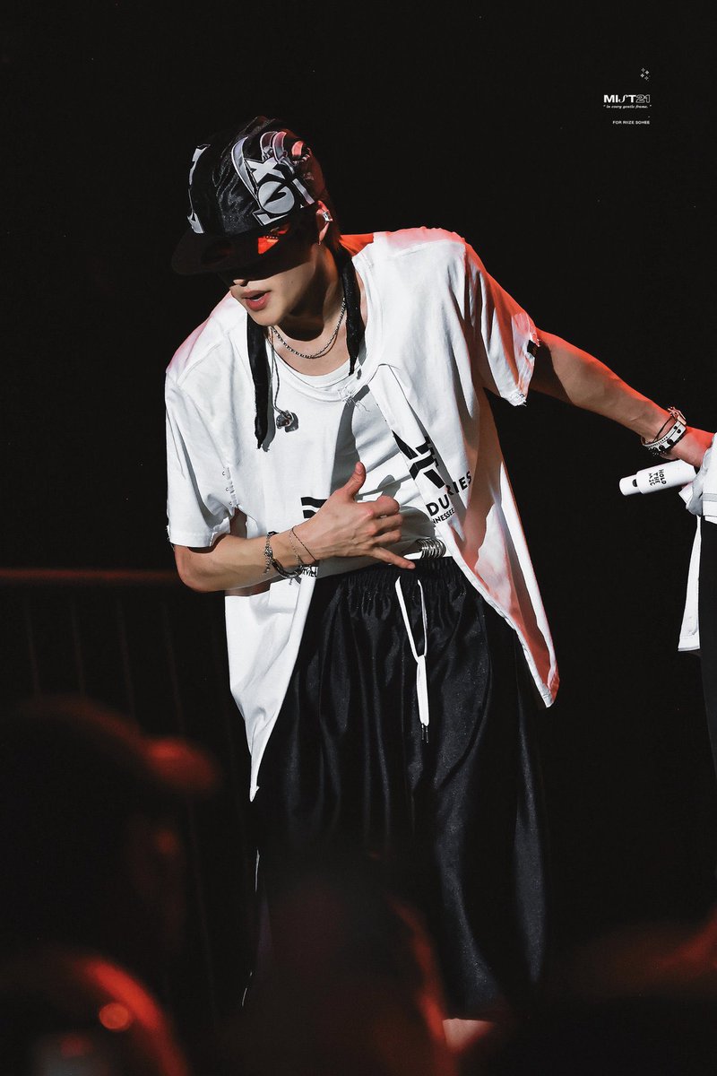 워보이 tweet media