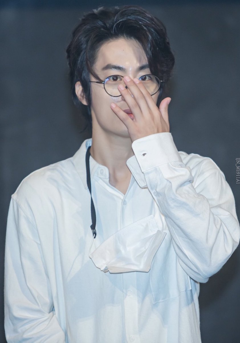 안경 구교환은 필승이야