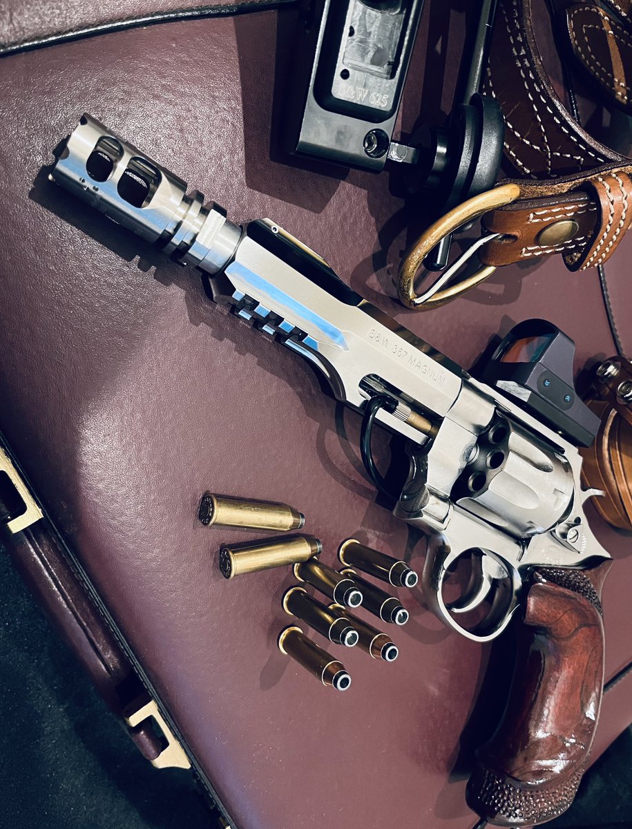 げすです tweet media