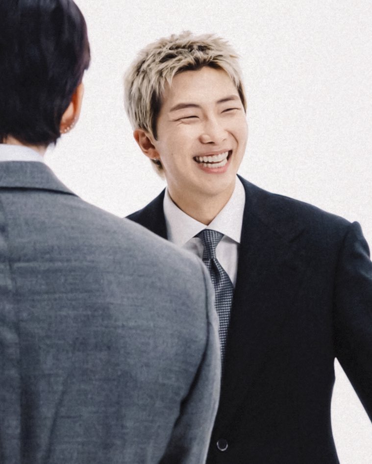 gummy smile                                   dimple smile